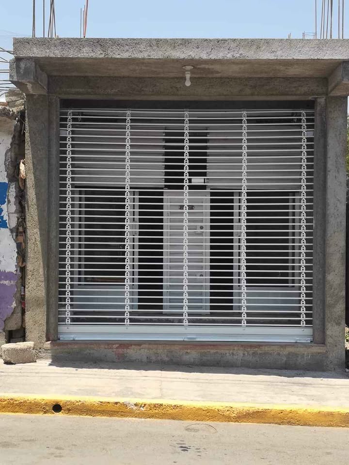instalación de cortinas metálicas en León GTO